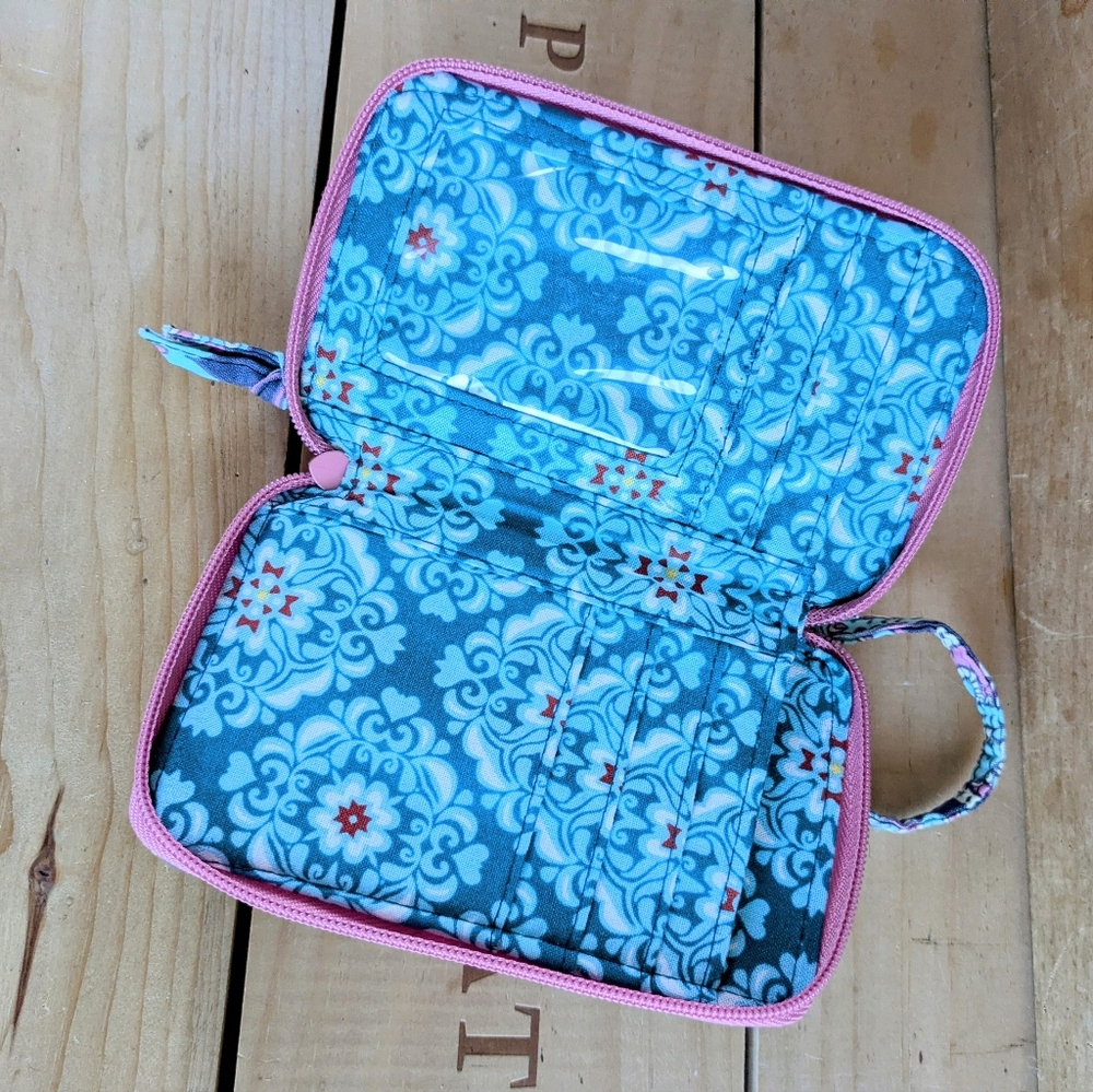 🔴 SOLD 3/$10 Quilted Wristlet Wallet/Phone Case - Picture 8 of 8